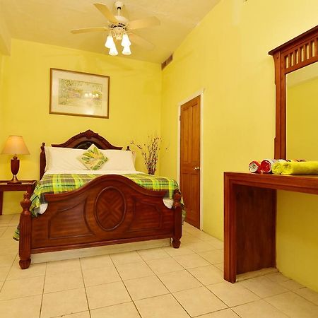 Beachfront Villa โกรส อิส์ลีต ภายนอก รูปภาพ