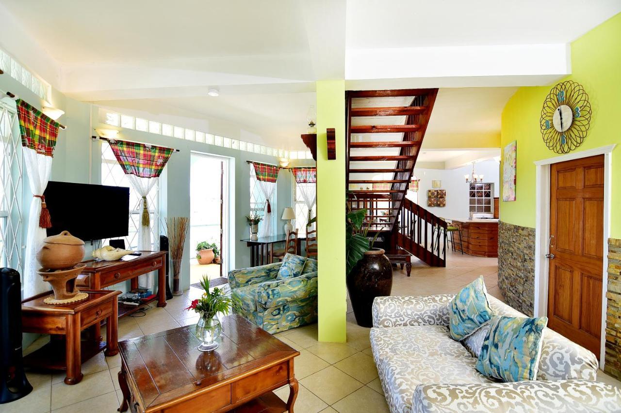 Beachfront Villa โกรส อิส์ลีต ภายนอก รูปภาพ