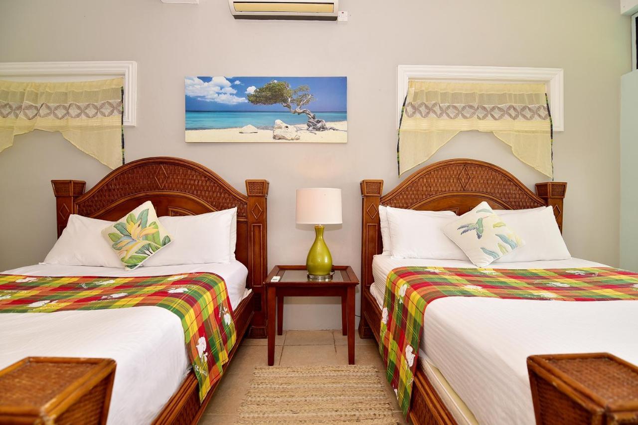 Beachfront Villa โกรส อิส์ลีต ภายนอก รูปภาพ