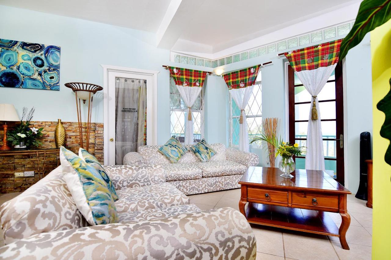 Beachfront Villa โกรส อิส์ลีต ภายนอก รูปภาพ