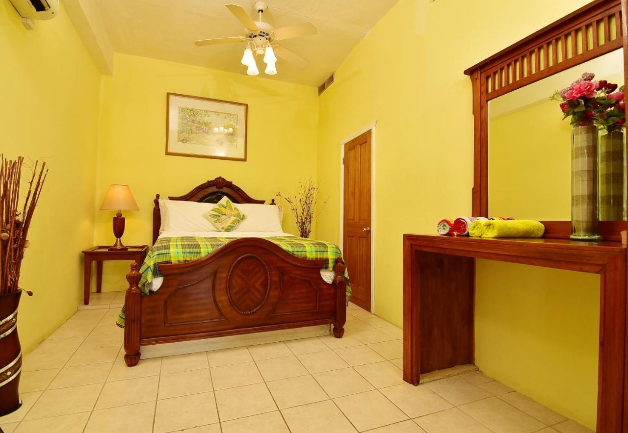Beachfront Villa โกรส อิส์ลีต ภายนอก รูปภาพ
